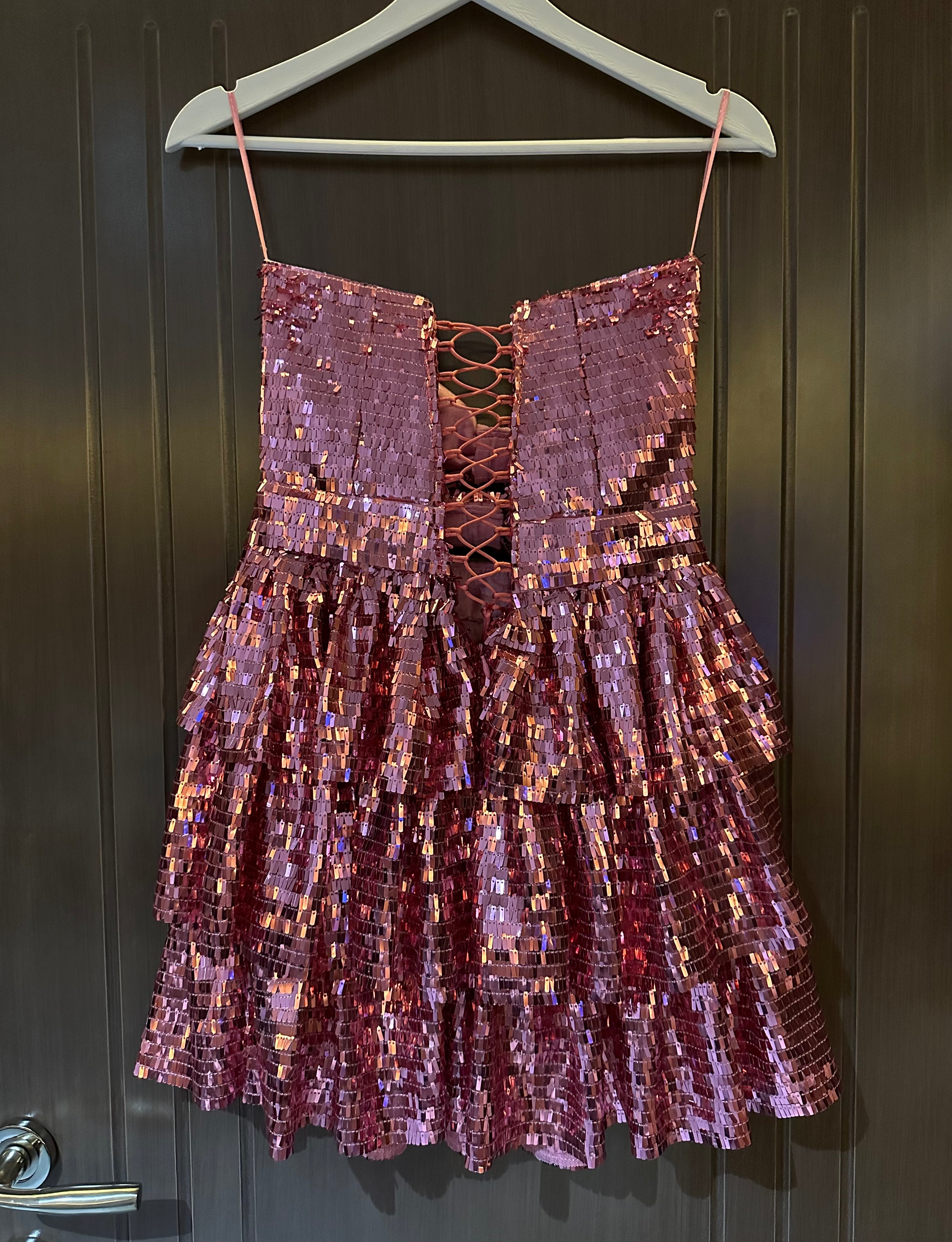 New Arrivals Lunara elbise