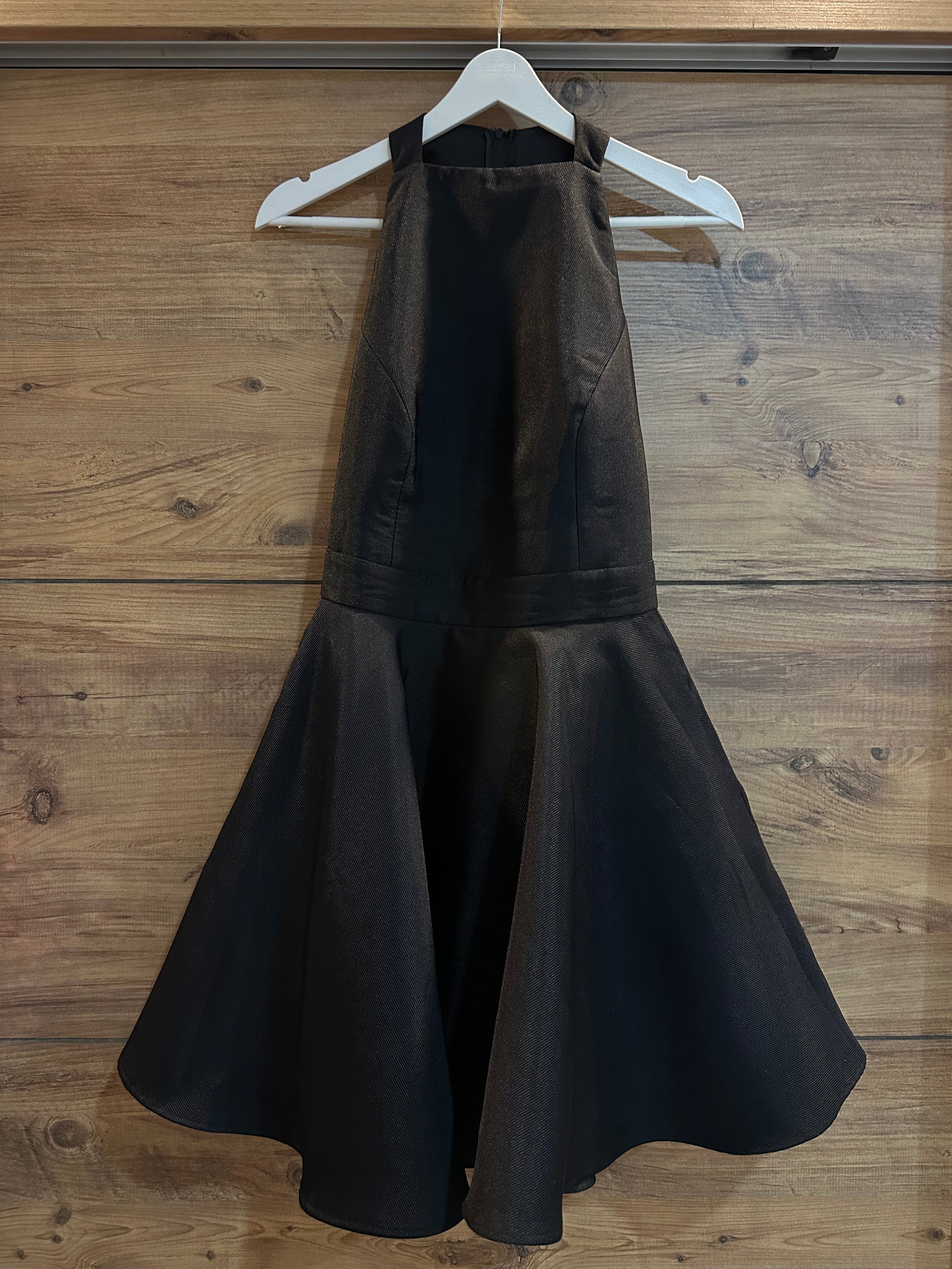 New Arrivals Siyah kloş elbise