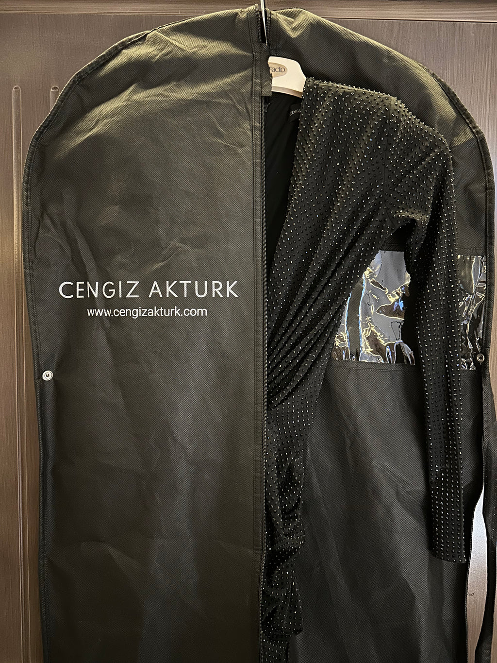 Cengiz Aktürk siyah taşlı uzun elbise