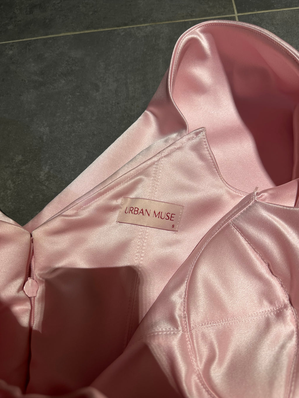 Urban Muse pembe mini elbise
