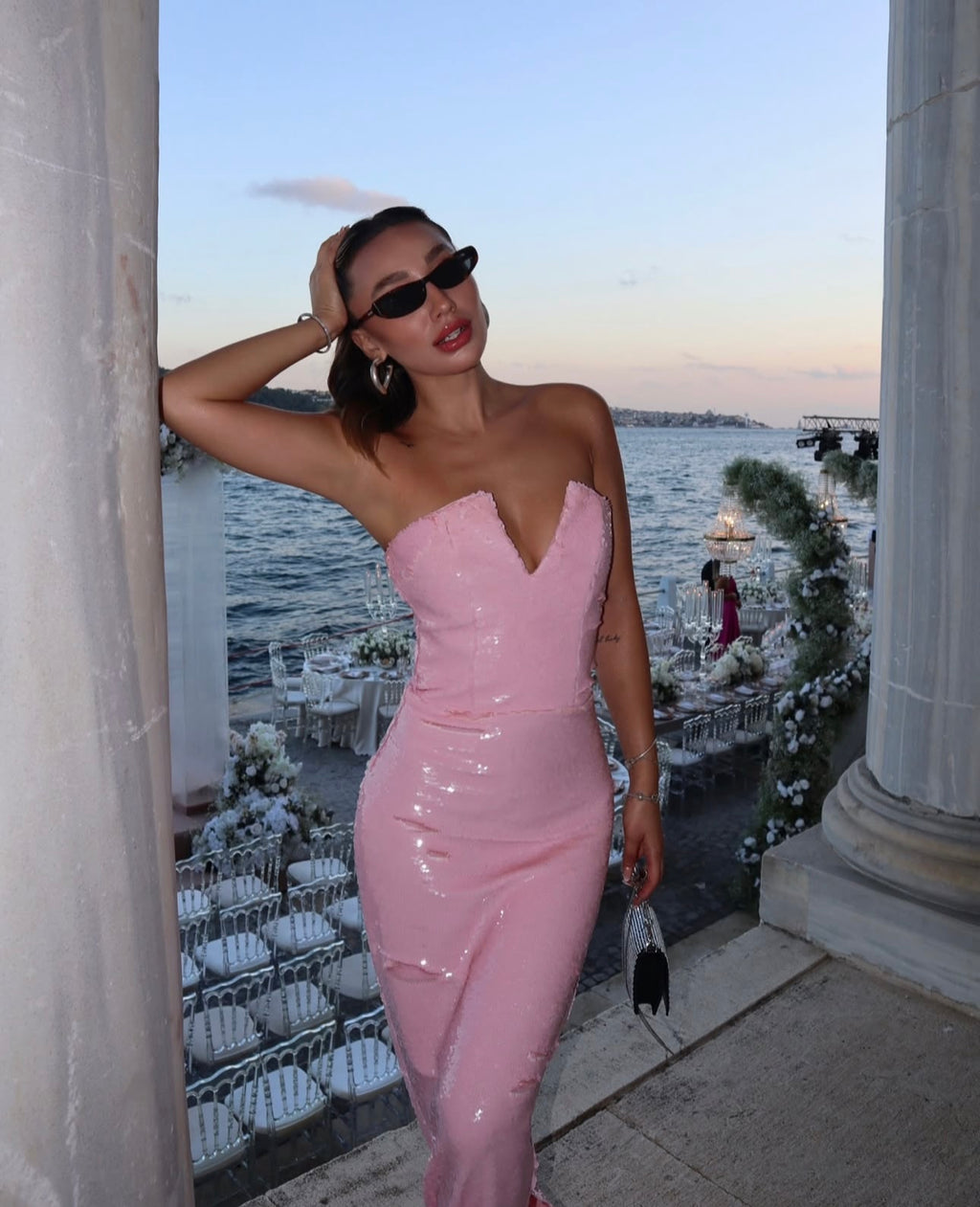 Urban Muse pembe Payet elbise