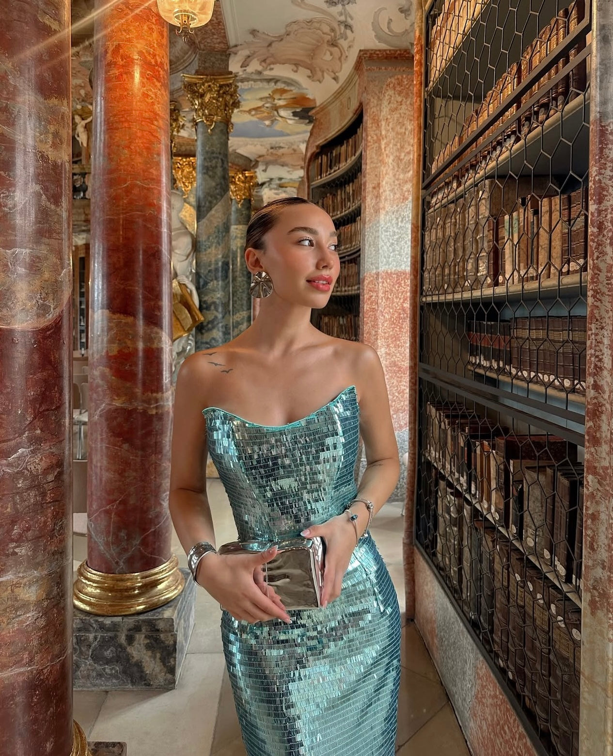 Urban Muse midi payet elbise