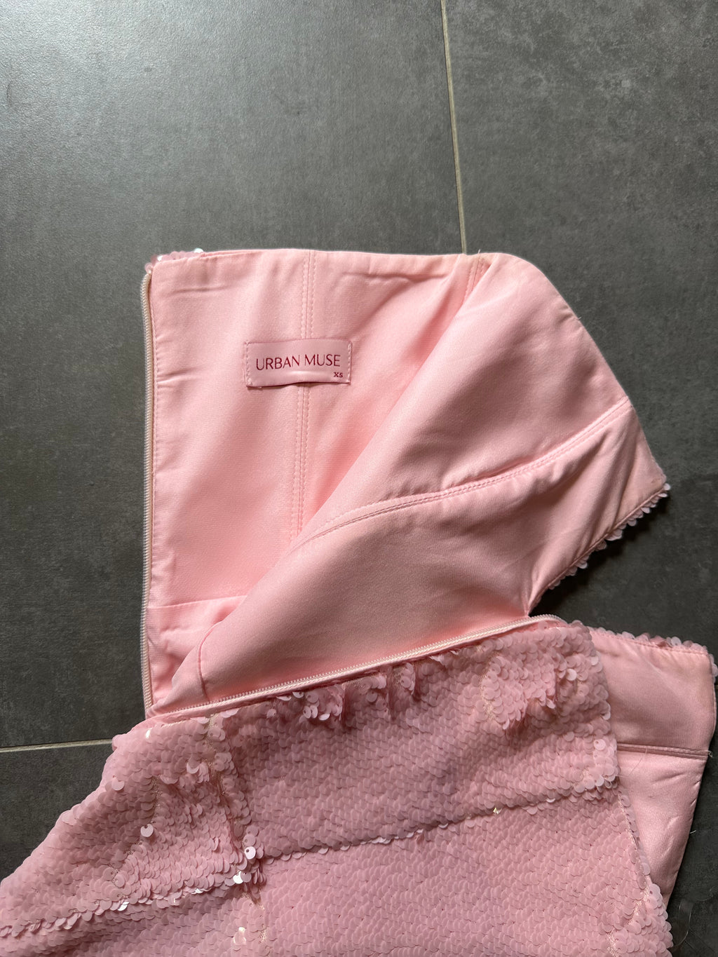 Urban Muse pembe Payet elbise