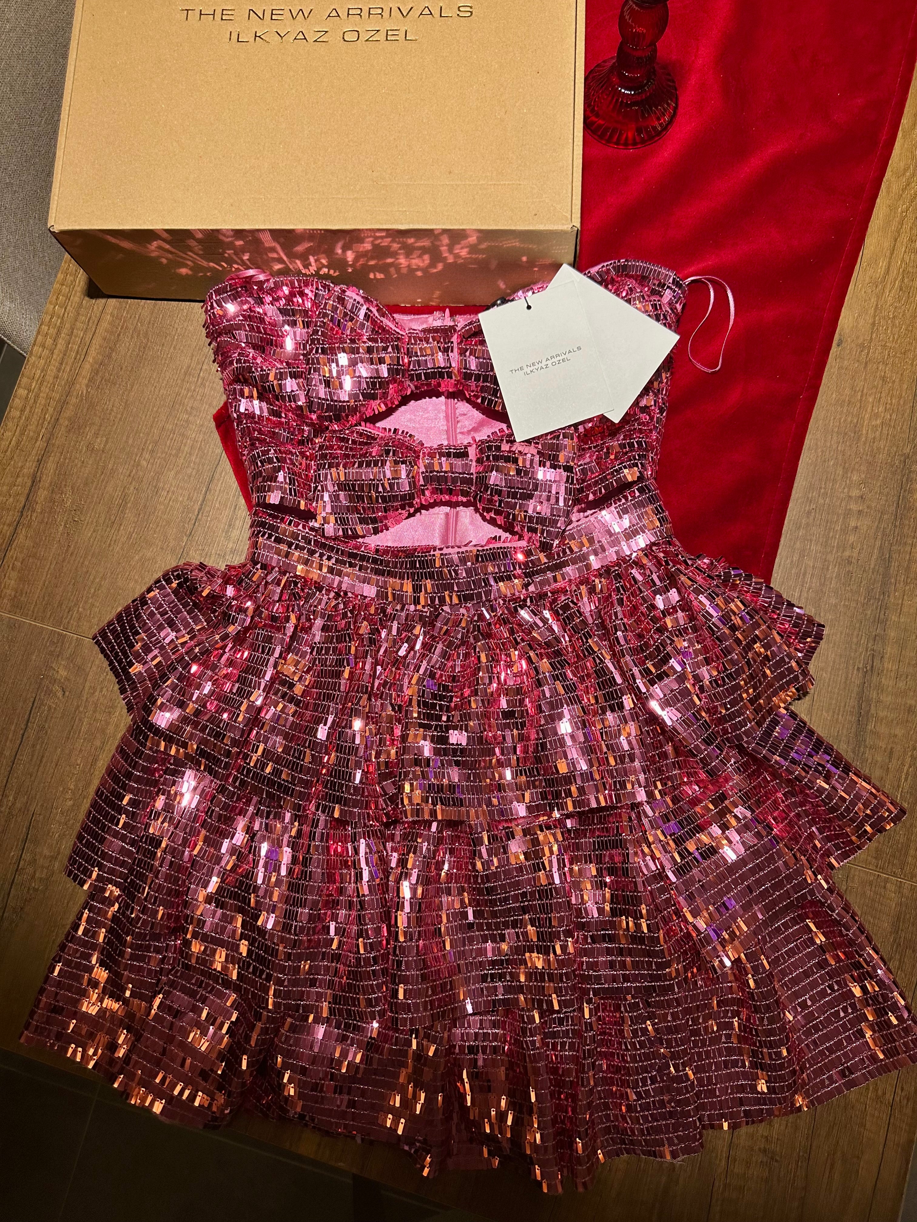 New Arrivals Lunara elbise