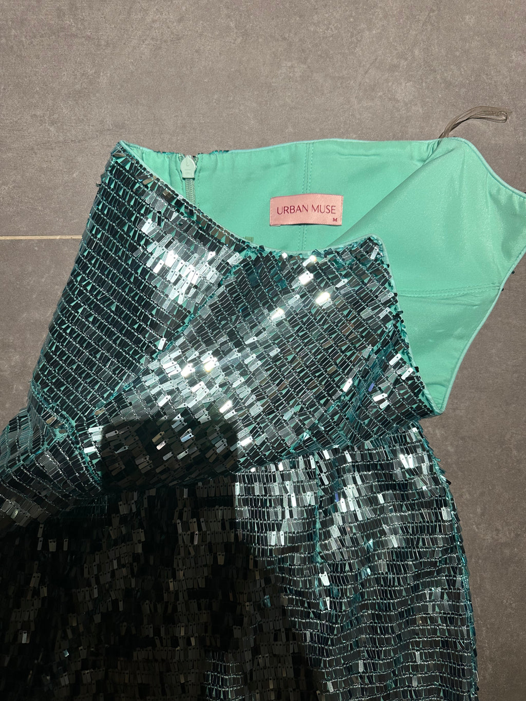Urban Muse midi payet elbise